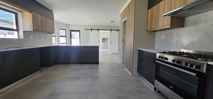 5 Bedroom Property for Sale in Myburgh Park Western Cape